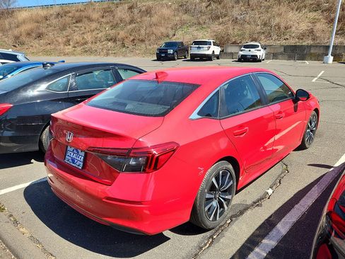 Used 2023 Honda Civic EX image 4