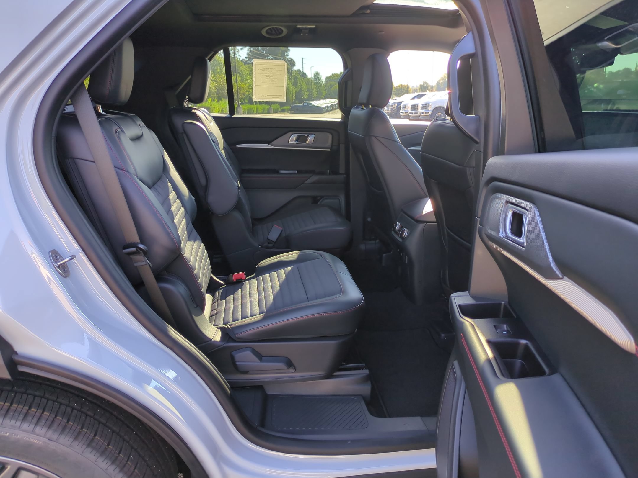 New 2027 Ford Explorer ST-Line w/ Premium Package AWD/4WD image 36