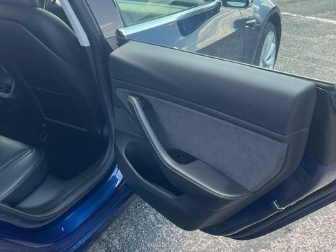Used 2018 Tesla Model 3 Long Range RWD image 10