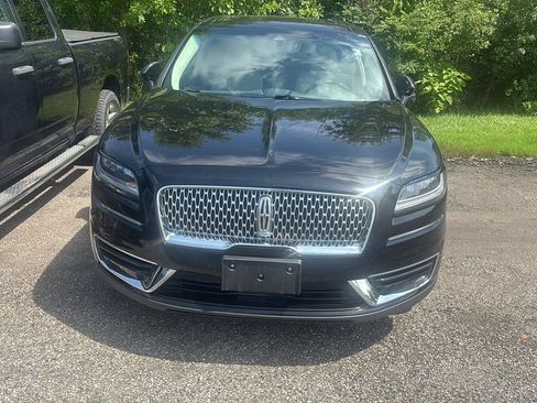 Used 2019 Lincoln Nautilus Reserve AWD/4WD image 3