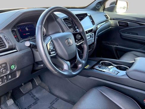 Used 2024 Honda Passport Black Edition image 17