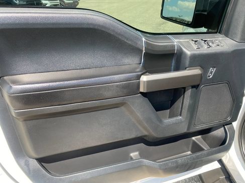 Used 2019 Ford F150 XLT w/ Equipment Group 302A Luxury AWD/4WD image 12