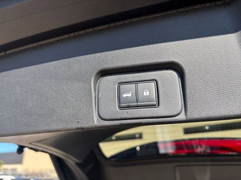 Used 2025 Nissan Rogue SV image 23