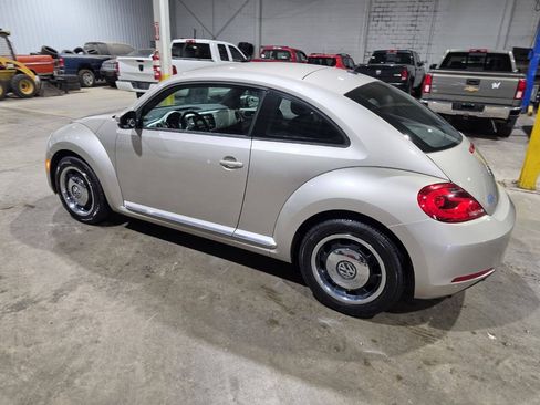 Used 2012 Volkswagen Beetle 2.5 FWD image 6
