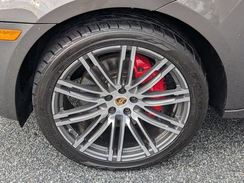 Used 2015 Porsche Macan Turbo AWD/4WD image 13