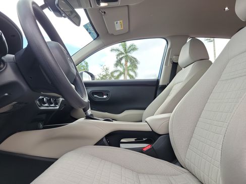 Certified 2025 Honda HR-V LX image 22