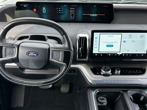 Used 2025 Ford Expedition Max Platinum AWD/4WD image 13