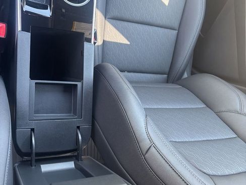 New 2026 Chevrolet Equinox LT w/ Convenience Package II FWD image 35