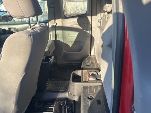 Used 2015 Toyota Tacoma PreRunner image 8