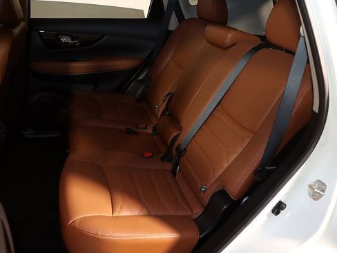 Used 2018 Nissan Rogue SL w/ Premium Package image 13