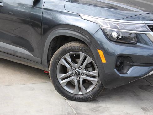 Certified 2022 Kia Seltos S image 3