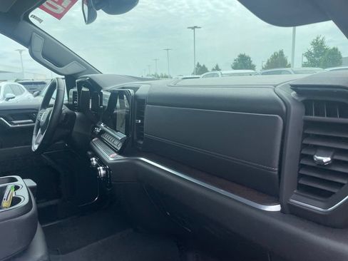 Used 2026 GMC Sierra 1500 SLT AWD/4WD image 31