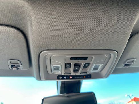 Used 2020 Chevrolet Silverado 1500 LTZ w/ LTZ Premium Package image 31