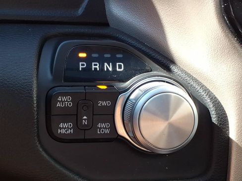 Used 2019 RAM 1500 Laramie AWD/4WD image 19