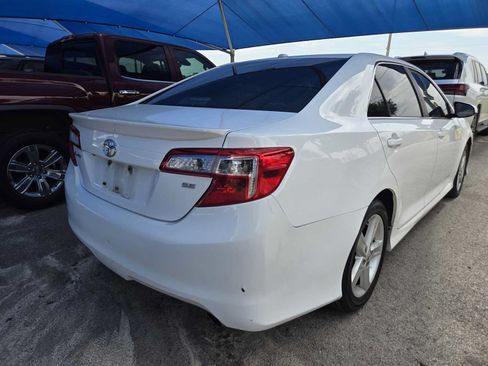 Used 2012 Toyota Camry SE w/ Convenience Pkg FWD image 4