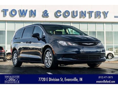 Used 2017 Chrysler Pacifica Touring w/ Tire & Wheel Group
