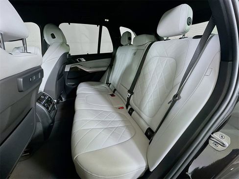 Used 2023 BMW X5 xDrive40i w/ Executive Package image 14