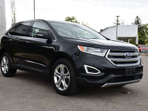 Used 2018 Ford Edge Titanium w/ Equipment Group 302A AWD/4WD image 9