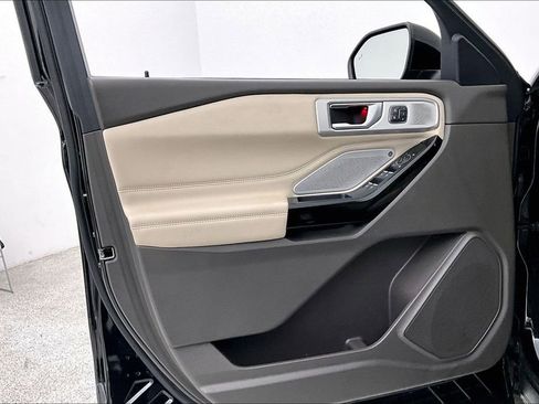 Used 2022 Ford Explorer Platinum w/ Equipment Group 601A image 23