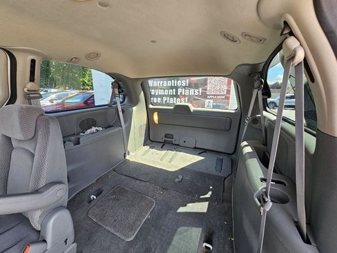 Used 2007 Chrysler Town & Country LX w/ Popular Equipment Group II FWD image 23