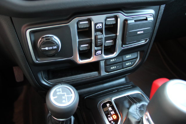 New 2026 Jeep Wrangler Unlimited Sahara AWD/4WD image 27