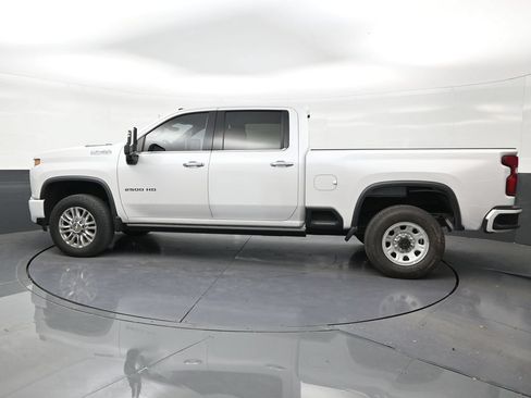 Used 2023 Chevrolet Silverado 2500 High Country w/ Z71 Off-Road Package AWD/4WD image 2