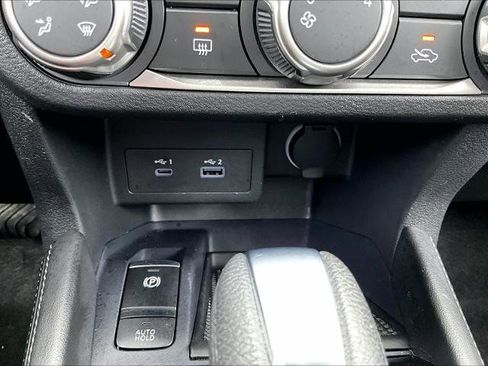 Certified 2024 Nissan Kicks SV image 25