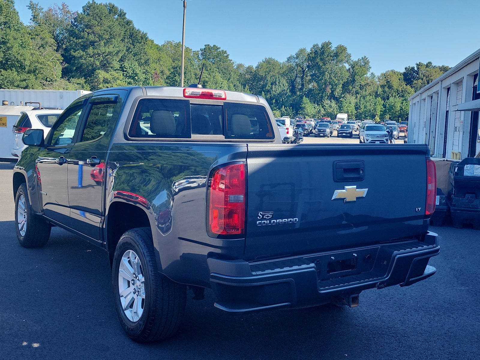 Used 2016 Chevrolet Colorado LT w/ LT Convenience Package RWD image 3