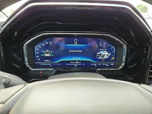 Used 2024 Chevrolet Silverado 1500 LT Trail Boss w/ Convenience Package II image 10