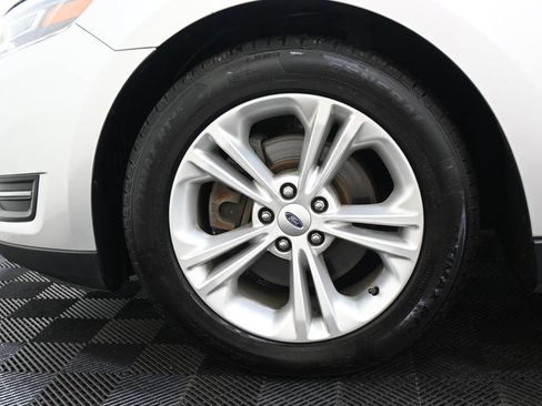 Used 2016 Ford Taurus SEL w/ Equipment Group 201A AWD/4WD image 32