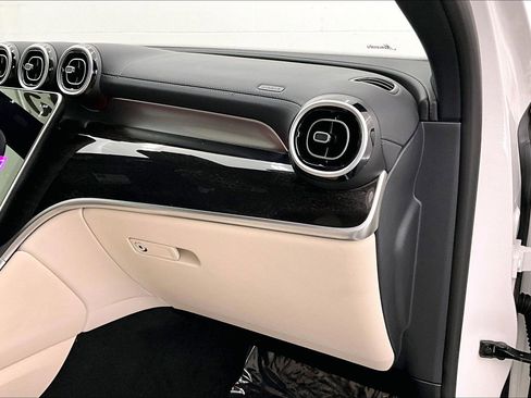Certified 2025 Mercedes-Benz GLC 300 image 19