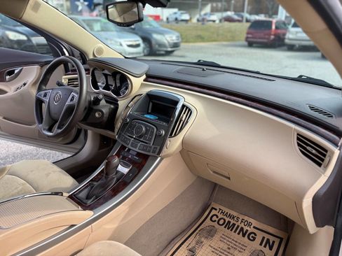Used 2011 Buick LaCrosse CX image 18
