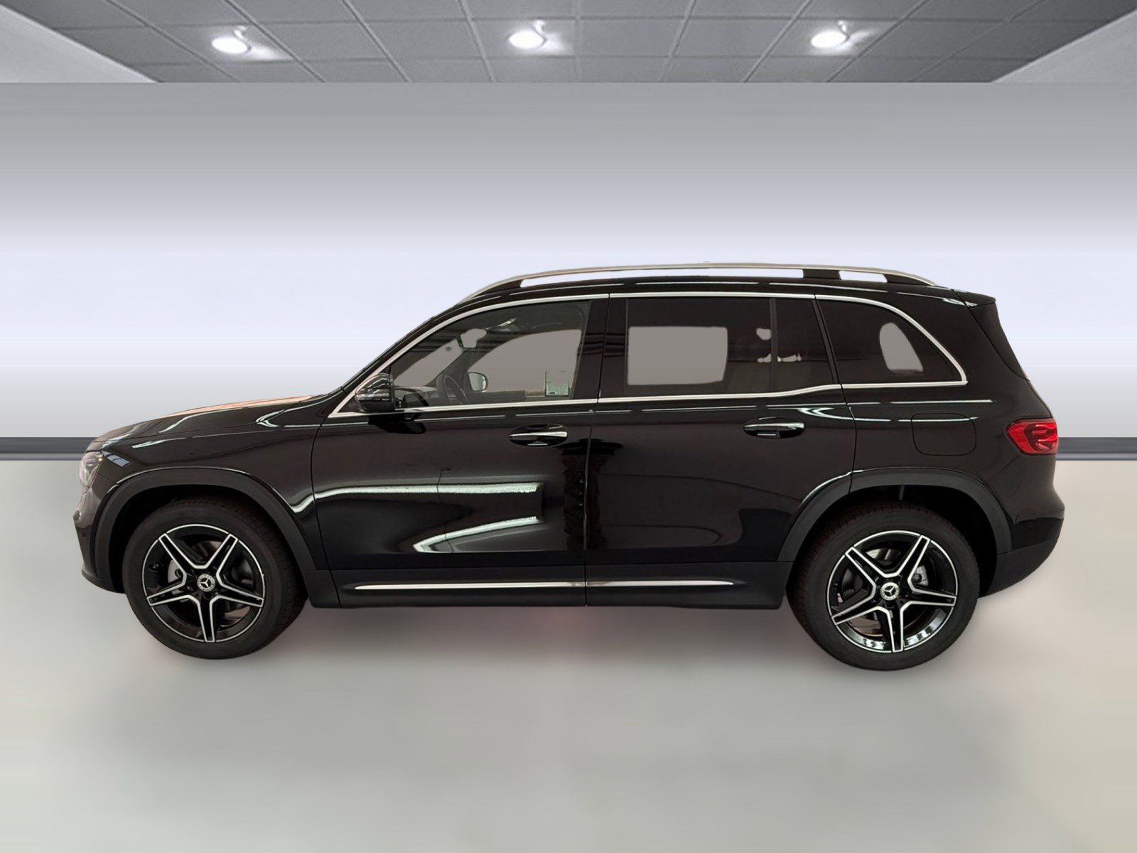 New 2026 Mercedes-Benz GLB 250 image 2