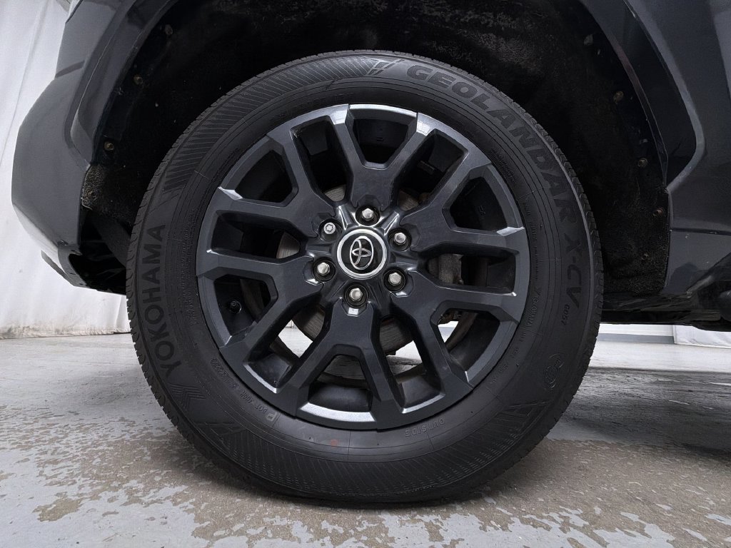 Used 2023 Toyota Tundra Platinum AWD/4WD image 14