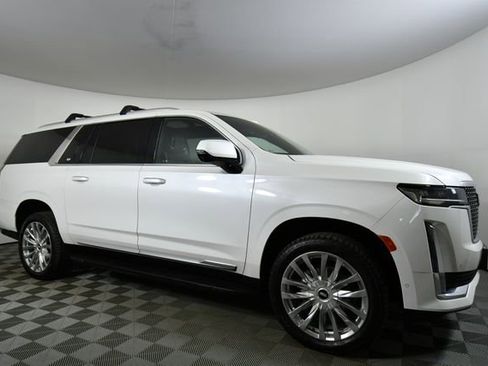 Used 2023 Cadillac Escalade ESV Premium Luxury w/ Performance Package image 7