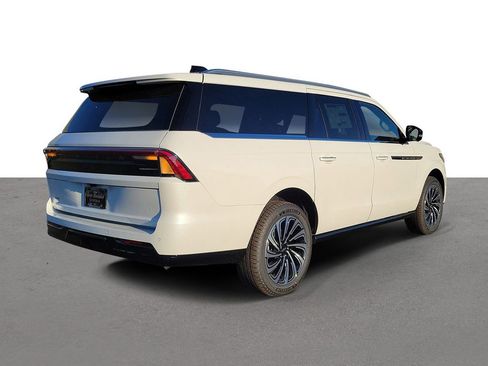 New 2025 Lincoln Navigator L Black Label image 4