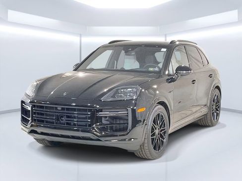 New 2026 Porsche Cayenne Turbo AWD/4WD image 1