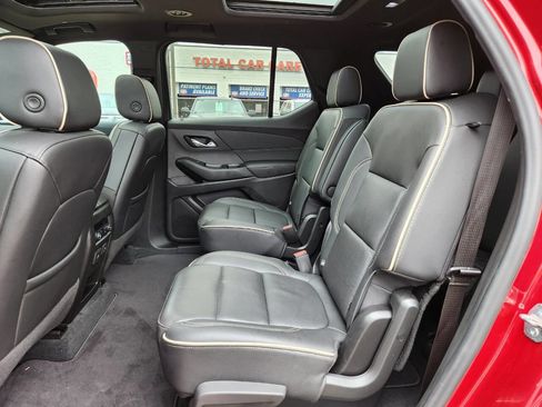Used 2022 Chevrolet Traverse Premier w/ Redline Edition image 13