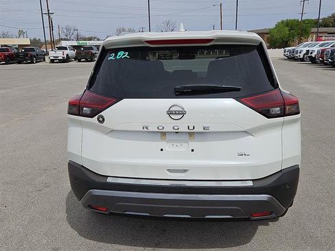 Used 2023 Nissan Rogue SL w/ SL Premium Package image 4