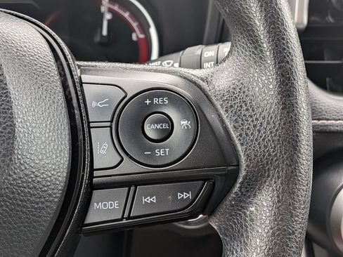 Used 2025 Toyota RAV4 XLE FWD image 22