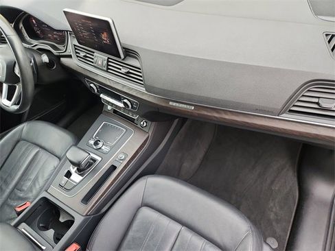 Used 2019 Audi Q5 2.0T Premium Plus w/ Premium Plus Package image 30