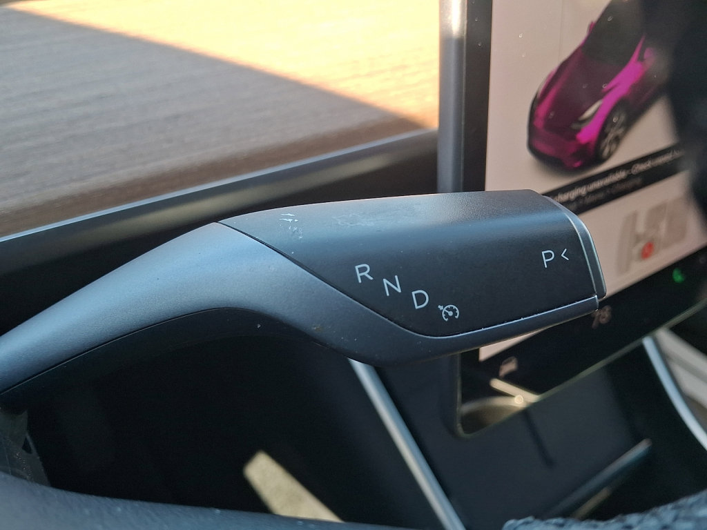 Used 2021 Tesla Model Y Long Range AWD/4WD image 29