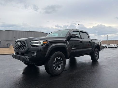 Certified 2023 Toyota Tacoma TRD Off-Road image 3
