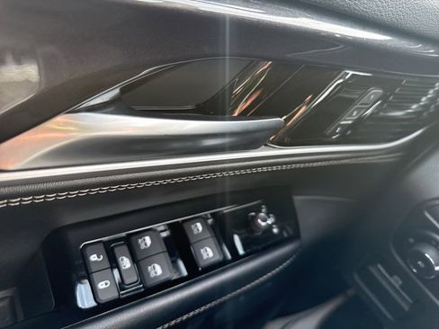 Used 2024 Jeep Wagoneer 4WD image 23