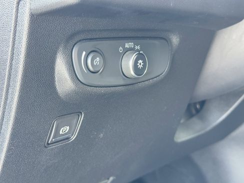 Used 2018 GMC Terrain SLE image 35