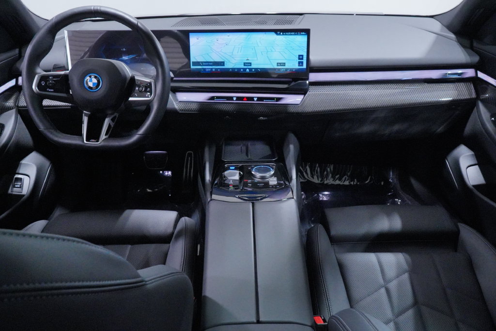 Used 2026 BMW i5 eDrive40 w/ M Sport Package RWD image 16