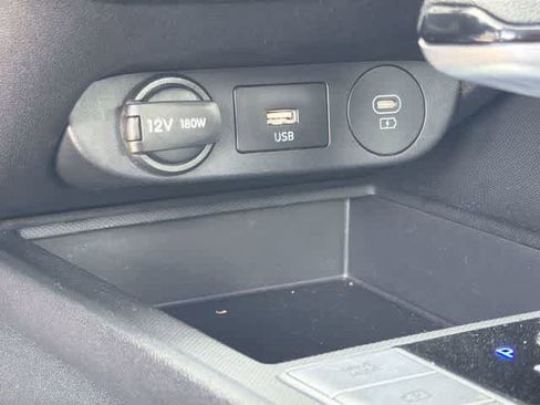 Used 2024 Hyundai Elantra SEL FWD image 23