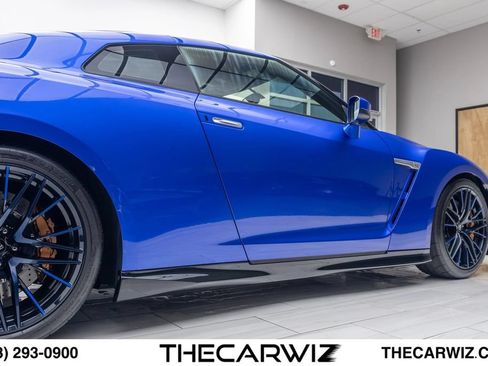 Used 2020 Nissan GT-R Premium AWD/4WD image 36