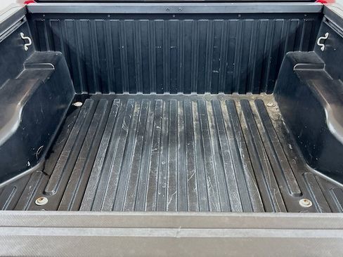 Used 2018 Toyota Tacoma SR5 RWD image 21