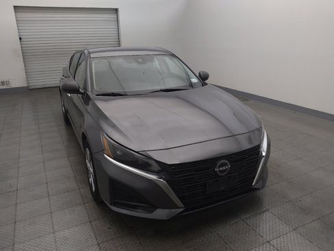 Used 2024 Nissan Altima 2.5 S FWD image 14
